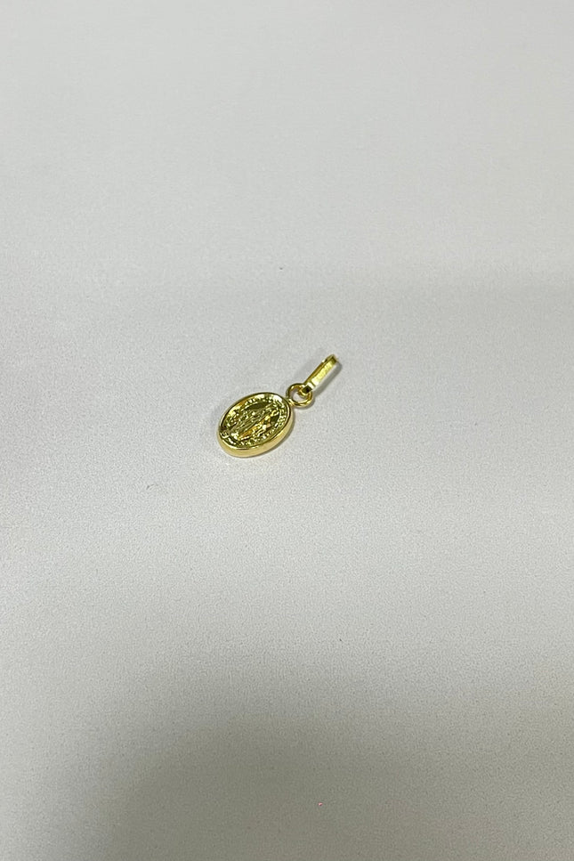 Dije Virgen Milagrosa Pequeño / 0.38Gr / 1.9Mm / 1.2Cm /