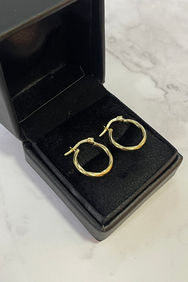 Candongas Entorchada Mediana / 1.7Gr / 1.9Cm /