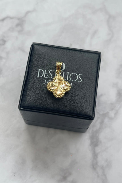 Dije Trebol Diamantado / 1.7Cm / 0.92Gr /