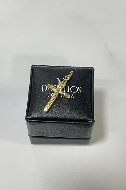 Dije Cruz Con Cristo / 1.02Gr / 2.5Mm / 2.8Cm /