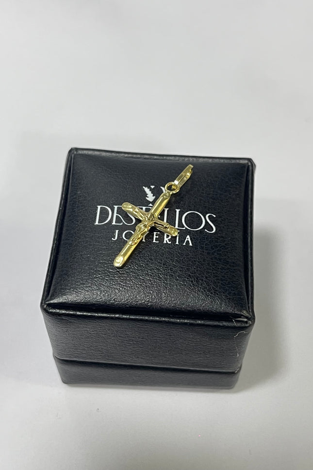 Dije Cruz Con Cristo / 0.62Gr / 2.1Mm / 2.3Cm /