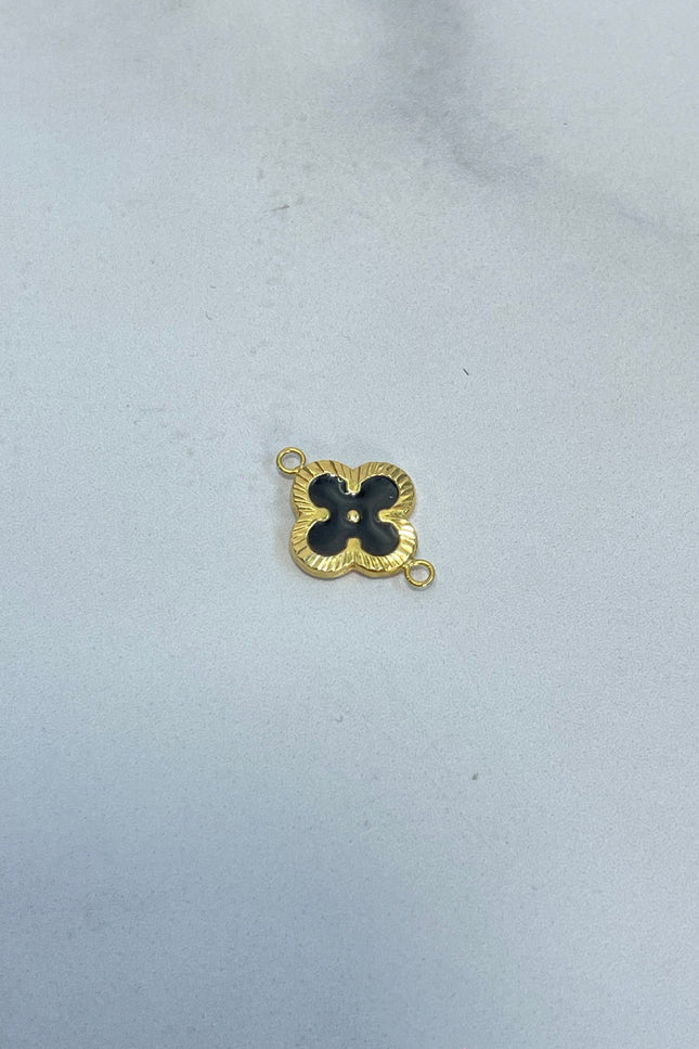 Herraje Trebol Negro / 1.0Cm / 0.93Gr / 1.6Mm /