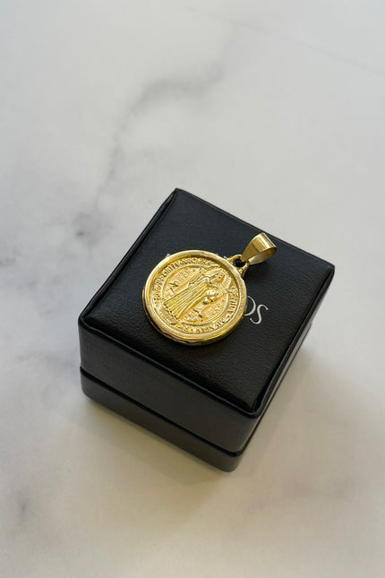 Dije San Benito Grande / 2.5Cm / 2.64Gr /