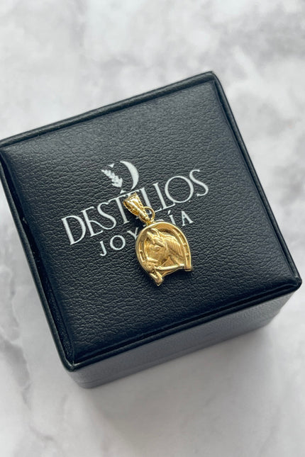 Dije De Herradura De Caballo / 1.2Cm / 0.54Gr /