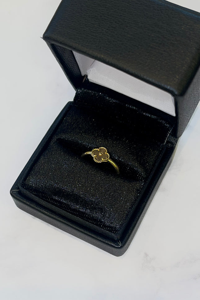Anillo Trebol Diamantado / T6 1/4 / 1.0Gr /