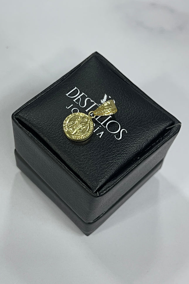 Dije San Benito Mediano / 1.34Cm / 0,53Gr /