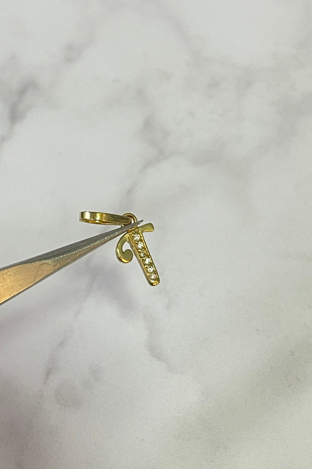 Dije Letra T Con Swarovski / 1.1 / 0.53Gr /