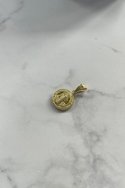 Dije San Benito Mediano / 1.5Cm / 0.83Gr /