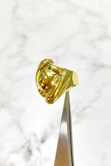 Anillo Marco Triangulo / T8 / 2.61Gr /