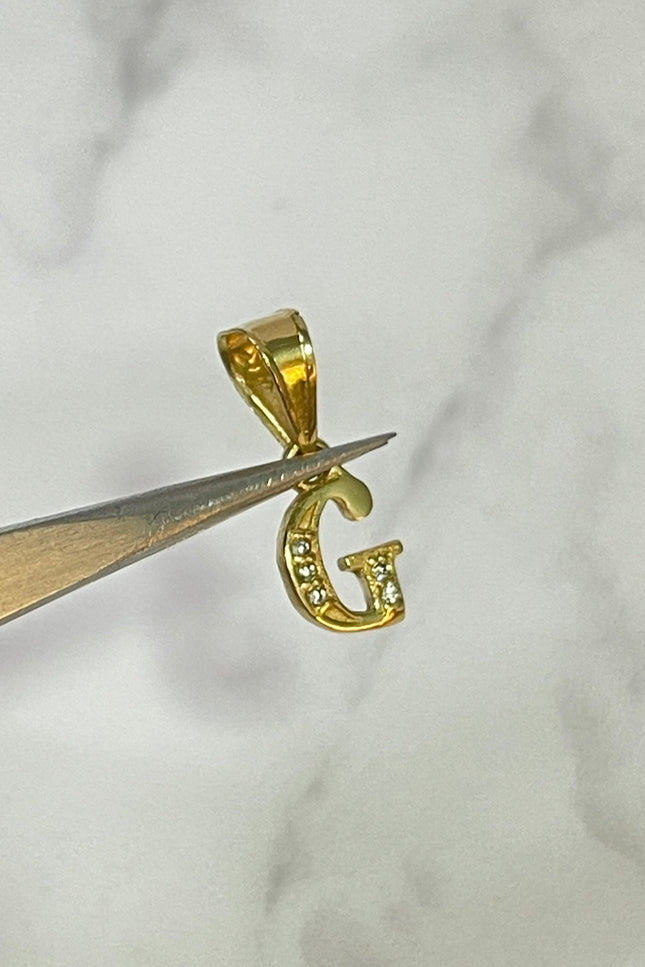 Dije Letra G Con Swarovski Blanco / 1.1Cm / 0.53 /
