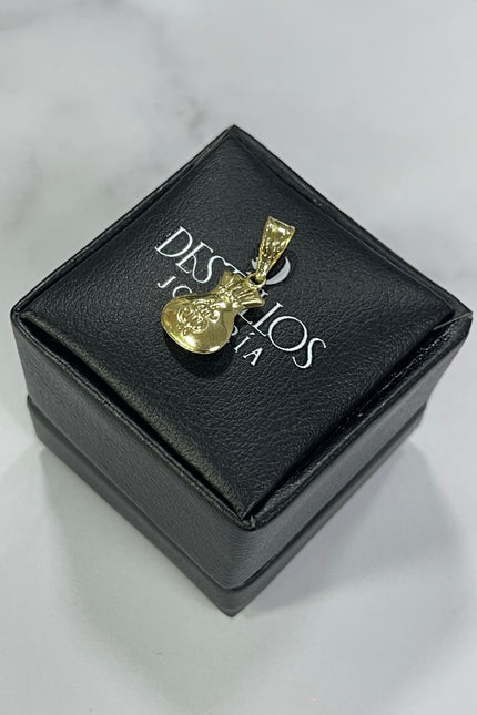 Dije Signo Peso Pequeño / 1.4Cm / 0.56Gr /