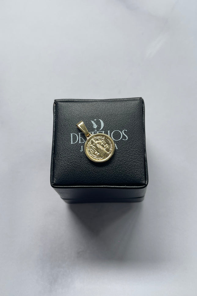 Dije San Benito / 1.5Cm / 0.74Gr