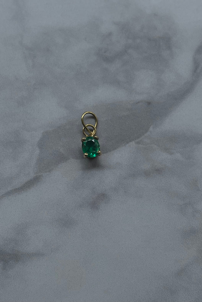 Dije Esmeralda Ovalo Pequeño / 5.0Mm / 0.5Gr / 0.5Qts /