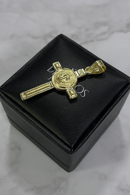 Dije Cruz De San Benito / 3.9Cm / 2.55Gr /