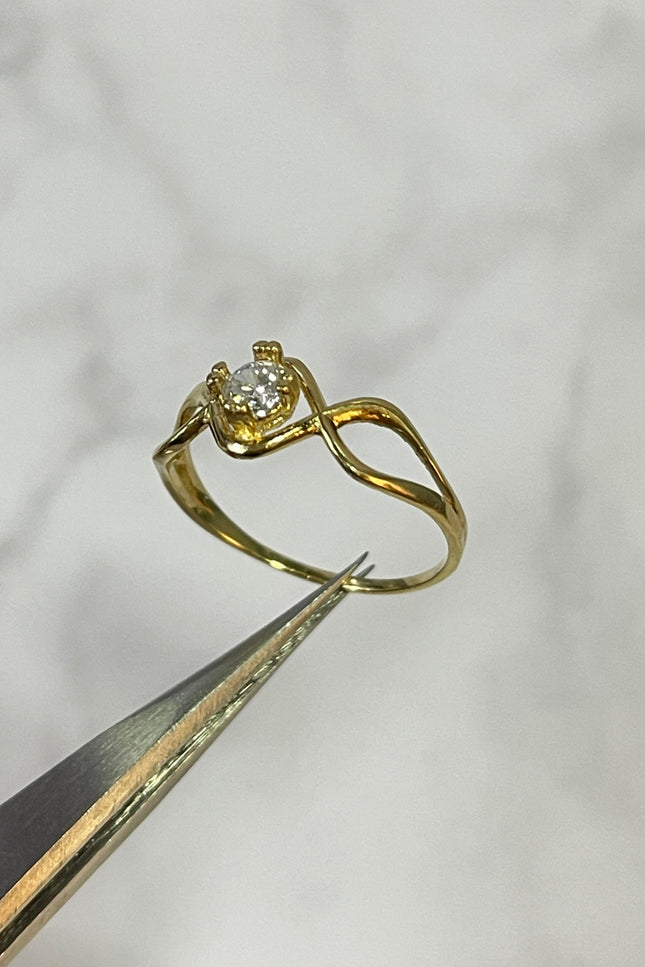 Solitario Piedra Central / T 7 1/4 / 1.71Gr /