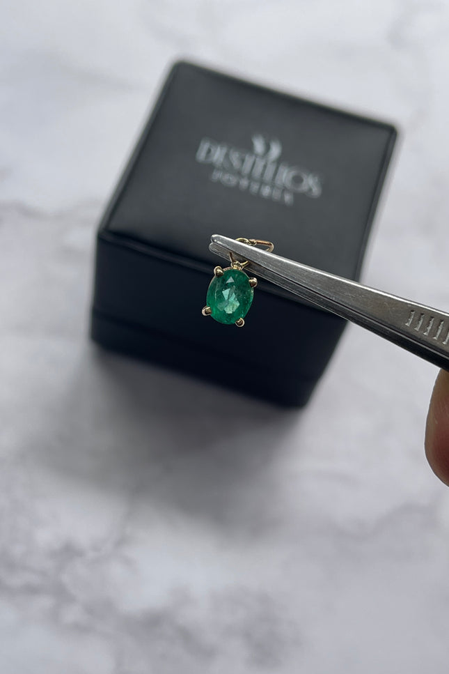 Dije Ovalo Grande / 6.6Mm / 0.8Gr / 0.75Qts /