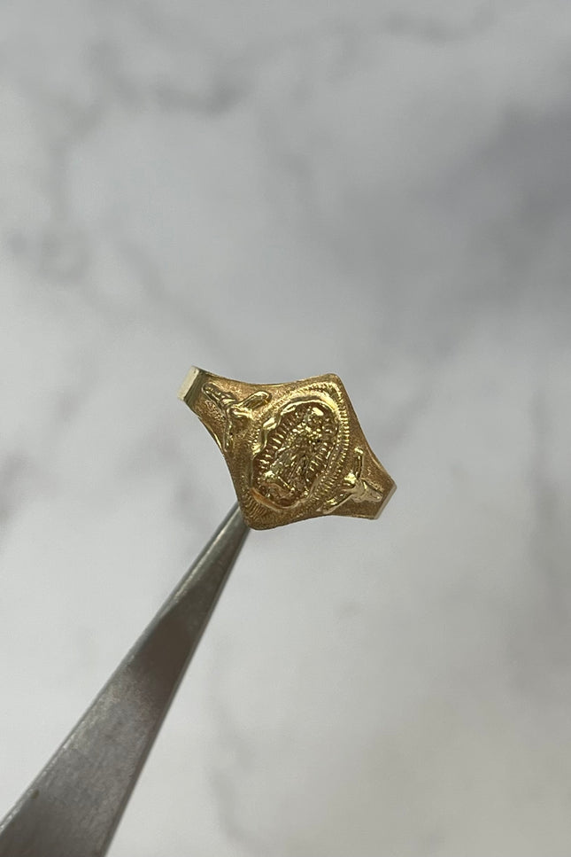 Anillo Virgen Silueta Con Cristo / T7 / 1.76Gr /