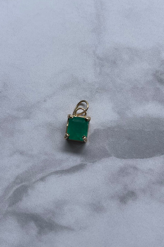 Dije Esmeralda Cuadrada Pequeña / 6.2Mm / 1.0Gr / 0.75Qts