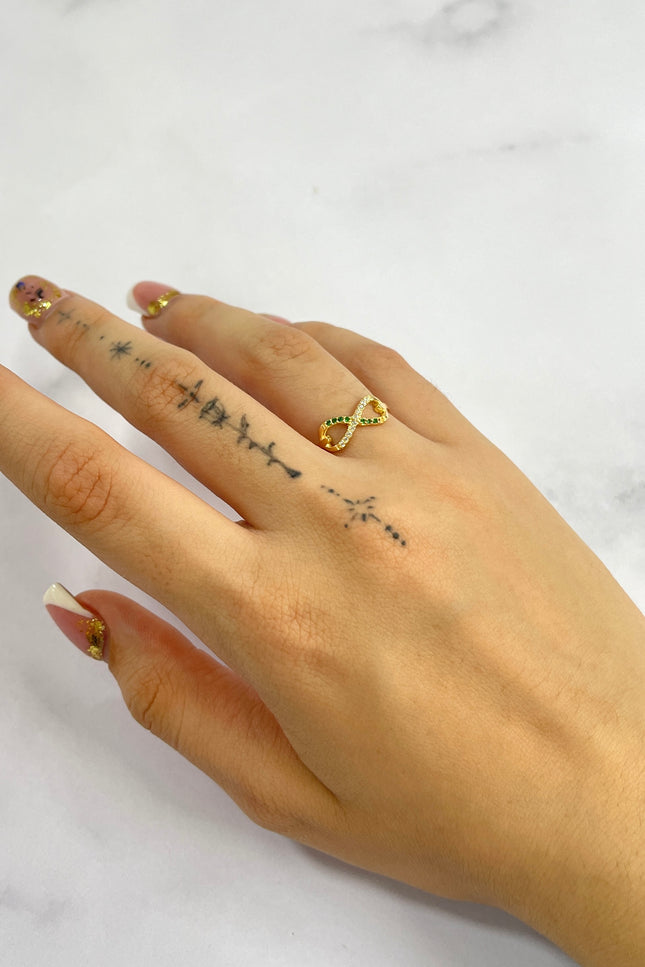 Anillo Infinito / Talla 7 / 1.44 Gr /