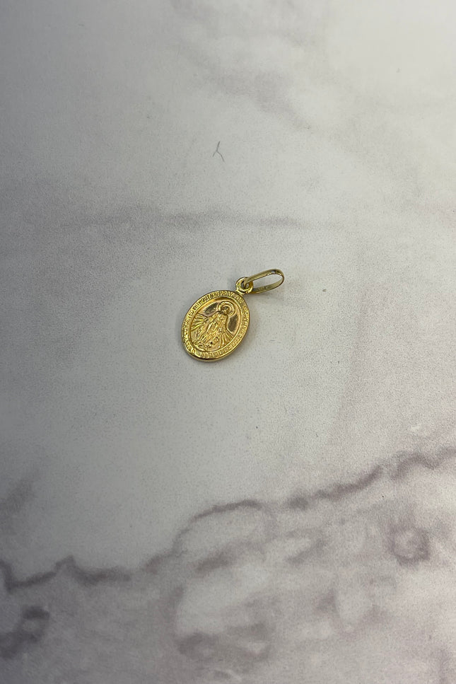 Dije Virgen Milagrosa Mediano / 0.54Gr / 1.3Cm /