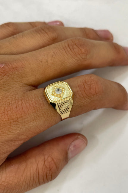 Anillo Troquelado Con Swarovski Blanco / 3.14Gr / Talla 9