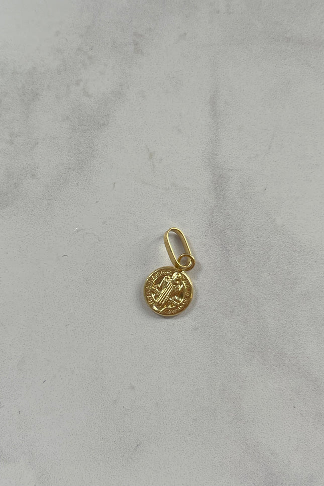 Dije San Benito Mediano / 1.3Cm / 0.6Gr / 1.8Mm /