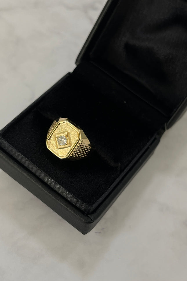 Anillo Troquelado Con Swarovski Blanco / 3.14Gr / Talla 9