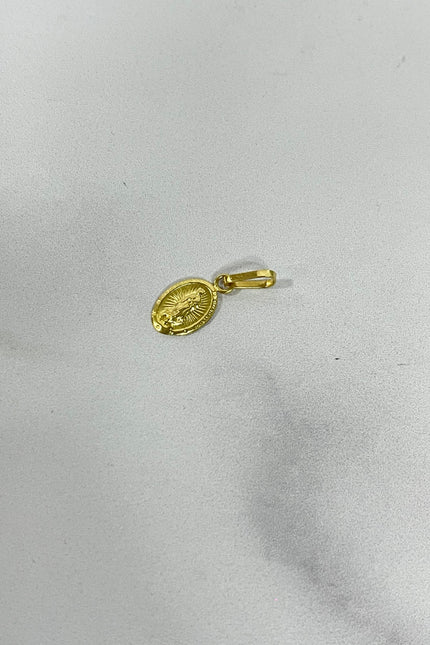 Dije Virgen Milagrosa / 0.70Gr / 2.1Cm / 2Mm