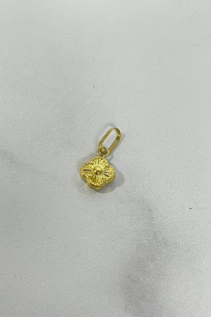 Dije Trebol / 1.1Cm / 0.39Gr / 2.4Mm /