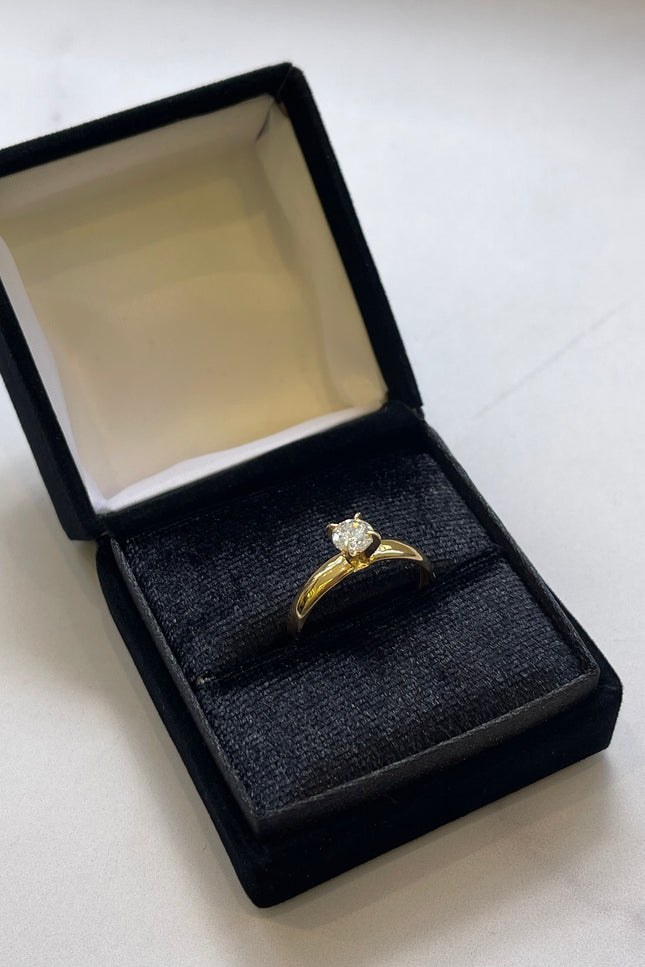 Solitario Con Swarovski Blanco / T7 3/4 / 1.2Gr /