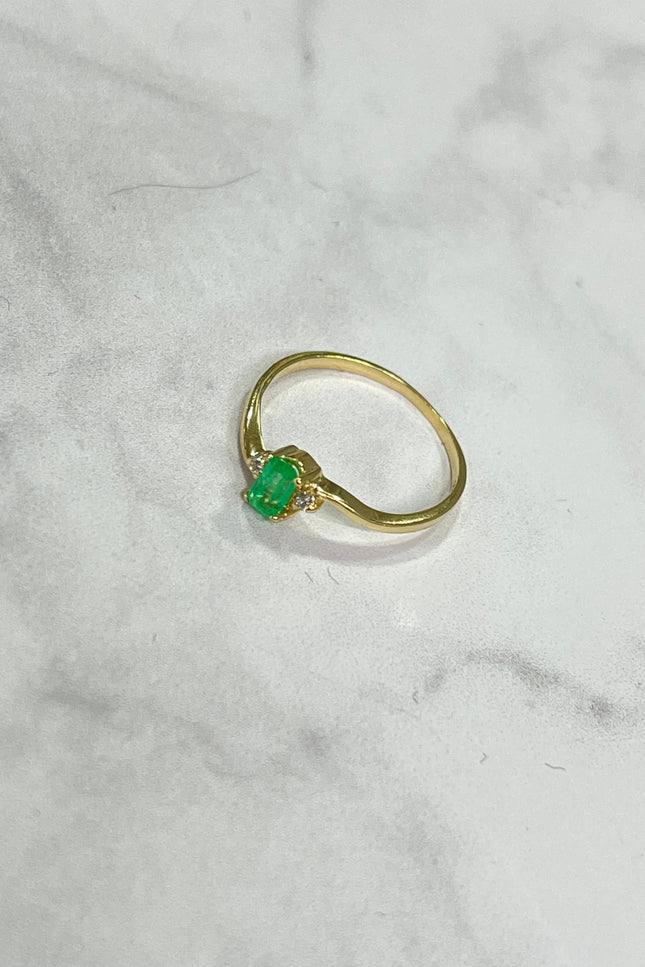 Solitario Retangular Con Diamantes / T6 / 1.33Gr