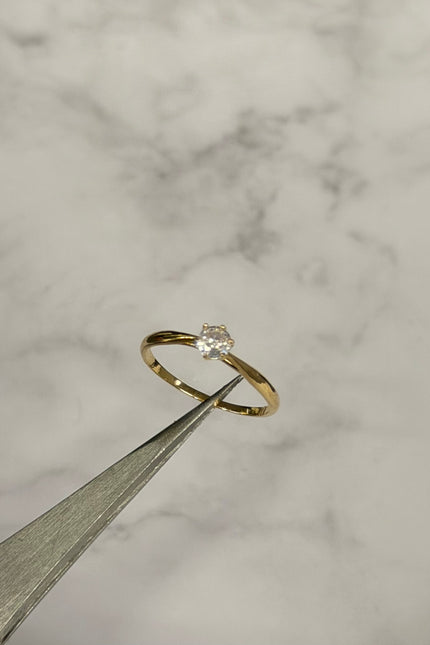 Solitario Con Swarovski Blanco / T6 1/2 1.49Gr /