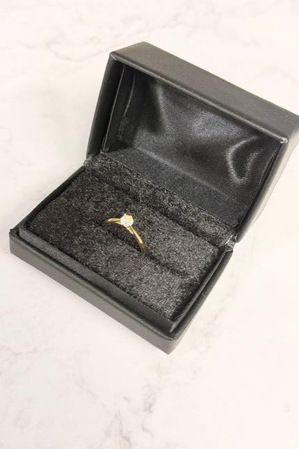 Solitario Con Swarovski Blanco / T6 1/2 1.49Gr /